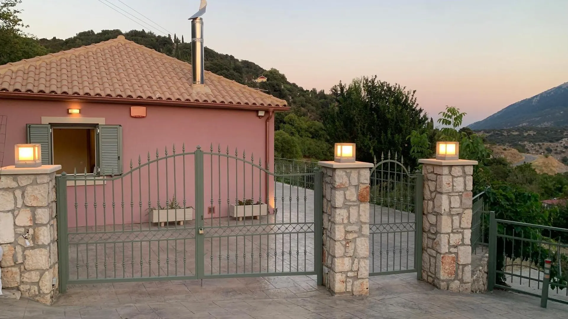 Mater Terra-Private Villa